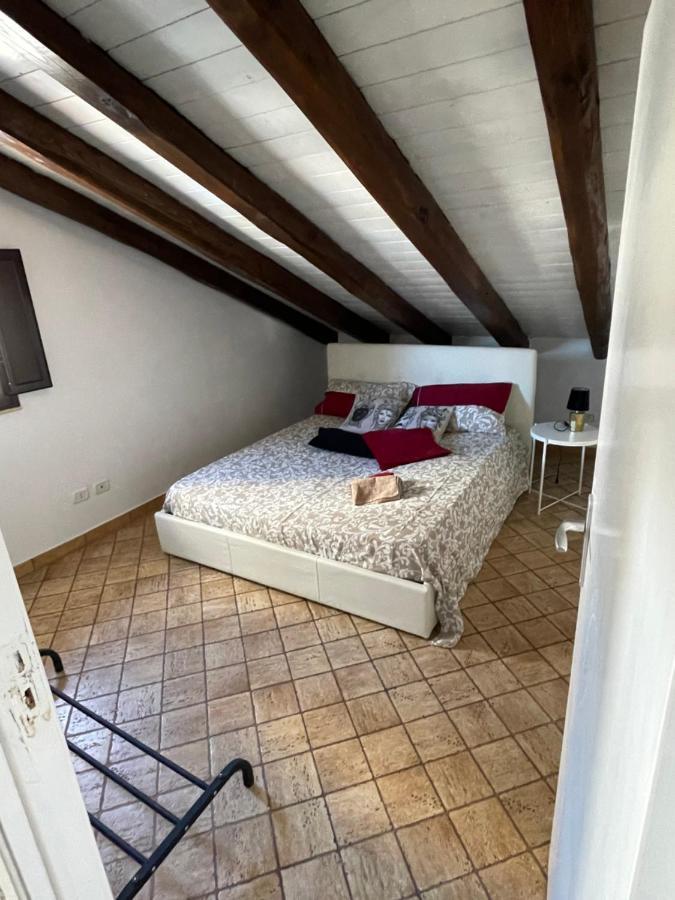Appartement La Mansarda Dei Mori à Catane Extérieur photo